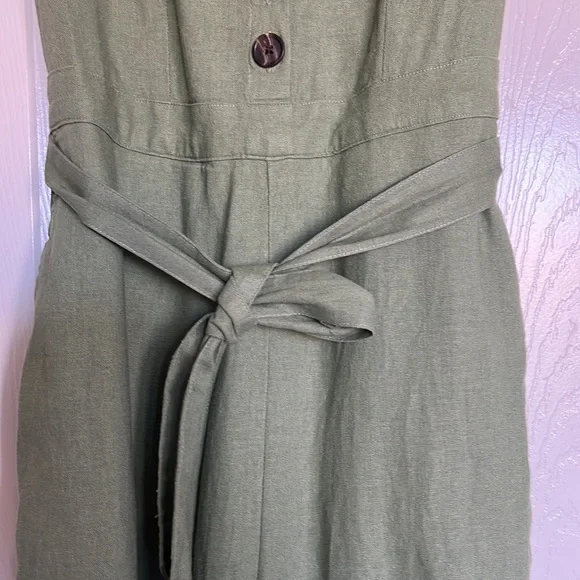 Linen Blend army green sleeveless V neck jumpsuit. - Picture 4 of 9
